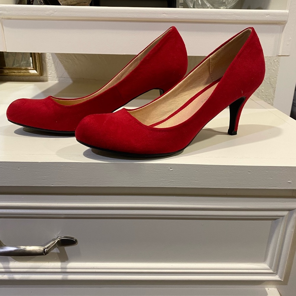 Red suede heals. Size 10